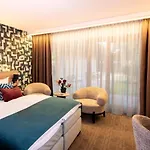Hotel Der Valk 4*