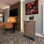 Der Valk Hotel 4*