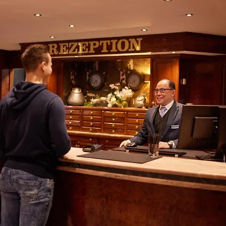 Der Valk Hotel 4*