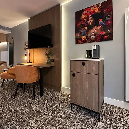 Der Valk Hotel 4*