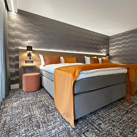 Hotel Der Valk 4*