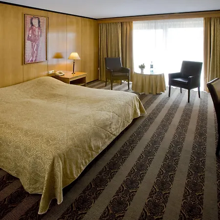Der Valk Hotel 4*