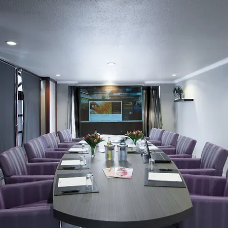 Der Valk Hotel 4*