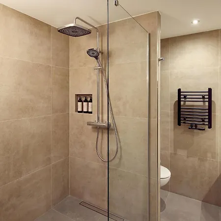 Der Valk Hotel 4*